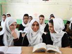 ilustrasi-taliban-segera-izinkan-anak-perempuan-afghanistan-kembali-ke-sekolah.jpg