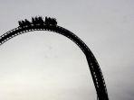 ilustrasi-wahana-ekstrem-roller-coaster-selasa-482020.jpg