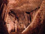 ilustrasi-wisata-alam-gua-naga-kamis-1092020.jpg