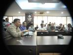 imam-nahrawi-dan-pengurus-klub_20150427_201504.jpg