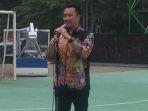 imam-nahrawi-saat-bertemu-dengan-unik-bekarya-indonesia-ubi.jpg