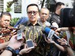 imam-nahrawi-saat-diwawancarai-usai-menghadiri-penyerahan-laporan.jpg