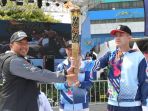 imam-nahrawi-terima-api-abadi-asian-para-games-2018-di-kantor-kemenpora_20180930_205800.jpg