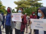 imigran-asal-afganistan-unjukrasa-di-balai-kota-surabaya.jpg