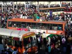 india-berlakukan-lockdown-ribuan-pekerja-migran-berusaha-mudik_20200329_230226.jpg