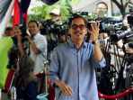 indra-birowo-gunakan-hak-pilih-di-tps-06-jakarta_20170216_133330.jpg