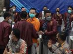 indra-kenz-dihadirkan-saat-rilis-penipuan-investasi_20220325_195757.jpg