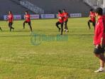 indra-sjafri-bali-united-latihan_20150729_104216.jpg