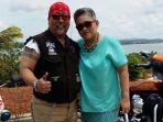 indro-warkop-dan-istrinya-saat-berpose-di-tengah-tengah-moge_20181010_160557.jpg