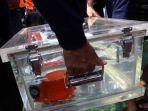 inilah-proses-khusus-yang-harus-dilakukan-knkt-sebelum-membaca-data-black-box-pesawat-lion-air-jatuh_20181103_121711.jpg
