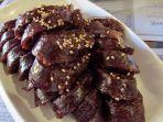 injo-gogibap-makanan-khas-korea-utara-yang-terbuat-dari-sisa-sisa-limbah-kedelai.jpg