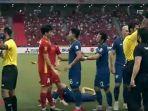 insiden-pelanggaran-yang-terjadi-di-laga-vietnam-vs-thailand.jpg