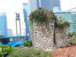 instalasi-gabion-yang-dibuat-dari-batu-bronjong-di-bundaran-h.jpg