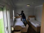 interior-ruangan-di-kamp-penginapan-suporter.jpg