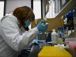 intip-laboratorium-china-penemu-obat-covid-19_20211211_064052.jpg