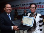 inul-daratista-hadiri-seminar-hak-kekayaan-intelektual_20160122_124720.jpg