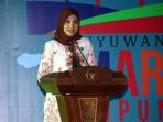 ipuk-festiandani-azwar-anas-istri-bupati-banyuwangi_20160603_100509.jpg