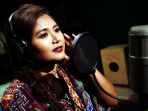 irene-mus-mulyadi-dan-helen-sparingga-luncurkan-single-keroncong_20190821_142319.jpg