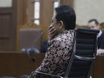 irman-gusman-dituntut-7-tahun-penjara_20170201_132924.jpg