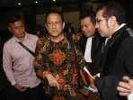 irman-gusman-jalani-sidang-perdana_20161108_122223.jpg