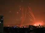 iron-dome-israel-telah-berfungsi-menghadang-serangan-roket-hamas_20231009_102311.jpg