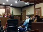 irvanto-hendra-pambudi-dalam-persidangan-kasus-e-ktp_20170427_195756.jpg