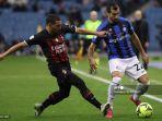 ismael-bennacer-kiri-berebut-bola-dengan-pemain-inter-milan.jpg