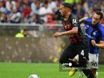 ismael-bennacer-vs-hakan-calhanoglu-di-liga-italia-serie-a-antara-ac-milan-vs-inter-milan.jpg