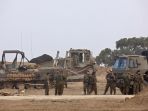 israel-serang-gaza-dari-dua-arah_20231101_071813.jpg