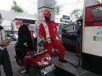 isti-prasetya-26-pekerja-swasta-di-karanganyar-saat-membeli-bbm-y.jpg