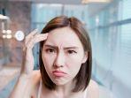 istock-ilustrasi-wanita-dengan-kulit-kering.jpg