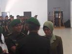 istri-anggota-tni-nyinyir-wiranto-14102019.jpg