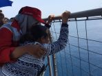istri-korban-lion-air-jt-610-menangis-dan-ingin-lompat-ke-laut_20181106_201415.jpg