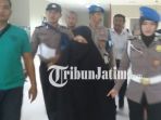 istri-pelaku-ledakan-di-pasuruan_20180706_141406.jpg