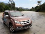 isuzu-mu-x-di-tangkahan-sumatera-utara_20170614_011546.jpg