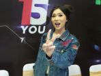 isyana-sarasvati-saat-tampil-dengan-gaya-rambut_20161219_191842.jpg