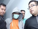 iwa-k-usai-menjalani-pemeriksaan-medis-oleh-tim-asesmen-terpadu-bnn_20170502_184829.jpg