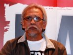 iwan-fals-hadiri-konpers-konser-suryanation-bangkit-untuk-satu_20160322_145155.jpg