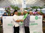 izi-berangkatkan-7-orang-untuk-umroh_20190208_002731.jpg