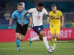 jadon-sancho-berlari-dalam-laga-inggris-vs-ukraina-di-perempat-final-uefa-euro-2020.jpg