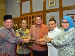 jajaran-pimpinan-komisi-ix-dewan-perwakilan-rakyat_20160901_115008.jpg