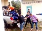 jajaran-polres-oku-saat-mengamankan-mayat-yoppy_1_20160224_105930.jpg