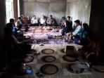 jajaran-sat-intelkam-polres-muarojambi-bersama-pemerintahan-desa-sekernan_20180919_122032.jpg