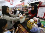 jakarta-berlakukan-kantong-plastik-berbayar_20160222_183741.jpg