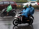 jakarta-diguyur-hujan_20221006_202355.jpg