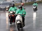 jakarta-diguyur-hujan_20221006_203219.jpg
