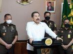 jaksa-agung-st-burhanuddin-saat-menetapkan-tersangka-kasus-dugaan-koripsi-di-pt-krakatau-steelc.jpg