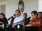 jaksa-agung-umumkan-tersangka-kasus-korupsi-garuda-indonesia_20220627_173921.jpg
