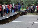 jalan-ambles-di-kecamatan-kuok_1_20170307_073822.jpg