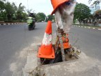 jalan-angkasa-berlubang_20151215_170004.jpg